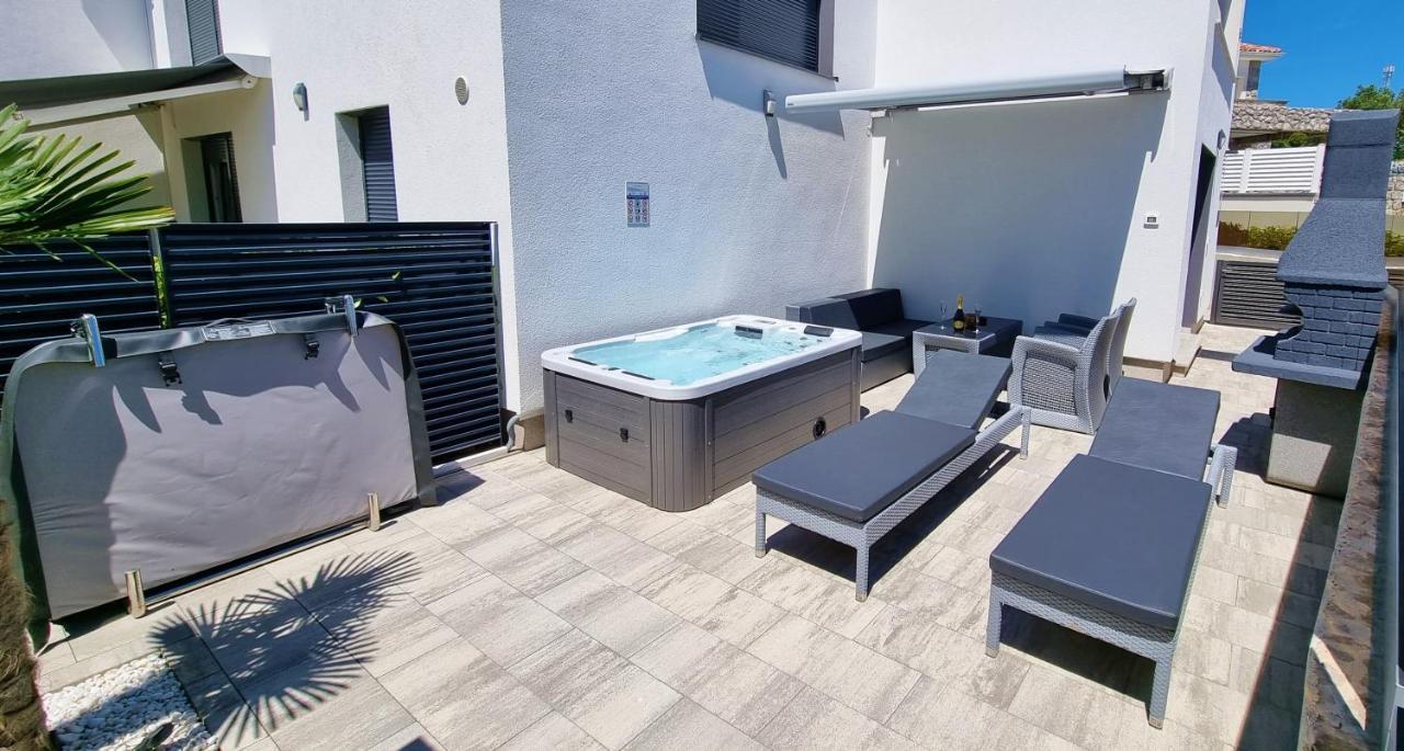 Bartol Luxury Apartments Krk Croatia, With Own Hot Tub - Whirlpool Krk Town Εξωτερικό φωτογραφία