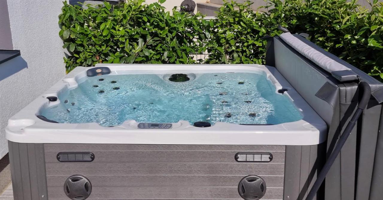Bartol Luxury Apartments Krk Croatia, With Own Hot Tub - Whirlpool Krk Town Εξωτερικό φωτογραφία
