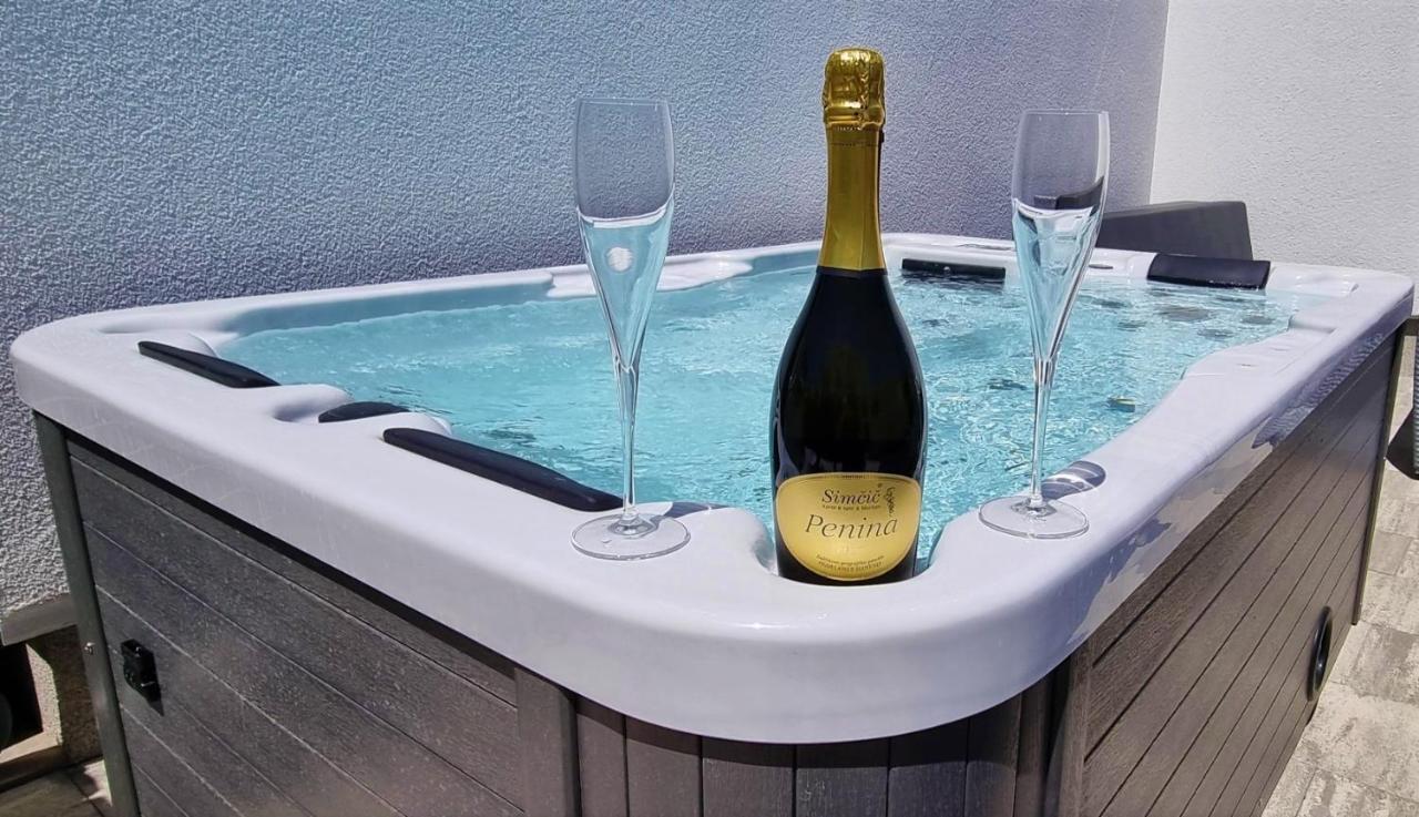 Bartol Luxury Apartments Krk Croatia, With Own Hot Tub - Whirlpool Krk Town Εξωτερικό φωτογραφία